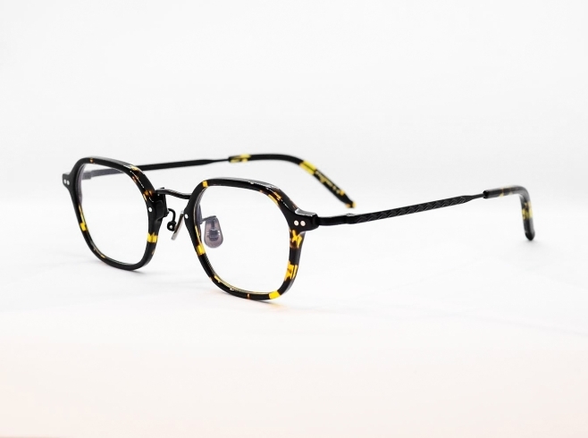 「【UKMK eyewear（ユーケーエムケーアイウェア）『Flow』】市川駅から徒歩３分　視能訓練士のメガネ屋 オオクシメガネ」