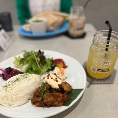 【SOL CAFE】カフェ＆ドライフラワー　地元住民の憩いの場に