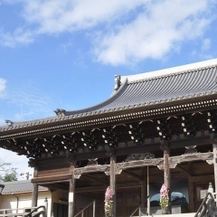 三重塔や弁天池も見どころ「御瀧不動尊金蔵寺」