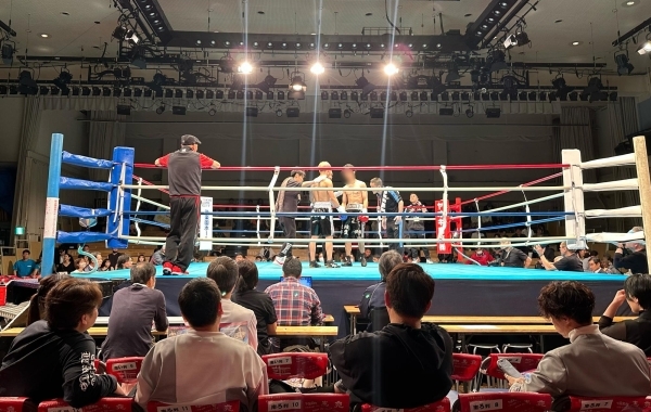 【デビュー戦・2R1分50秒KO勝ち！】葛飾出身プロボクサー『小橋フウラ（23＝宮田）』選手［2024年4月1日（月）18時～後楽園ホール］