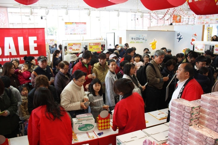 一番のにぎわい、「大ビンゴ大会」。１日２回開催。「新春リフォーム祭2020開催いたします！」