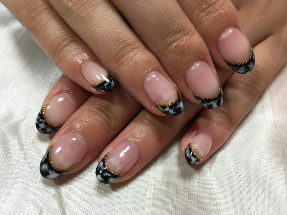 白黒マーブルフレンチ | nail salon Aile（ネイルサロン エル）の