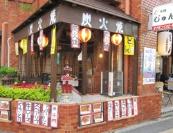 お店の外に屋台を出しています。<br>那覇市内なら宅配も可能。詳しくはお電話で！