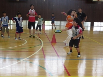 白熱する子ども同士の試合