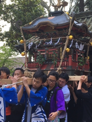 「備前國総社宮さまの神輿を学芸館高校の生徒さんが担ぎました‼️」