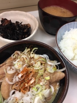 「福田屋のおいしいモツ煮と中落」