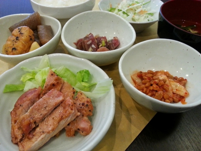 「肉と魚 豚ローストンテキ焼き&薬味かつお♪」