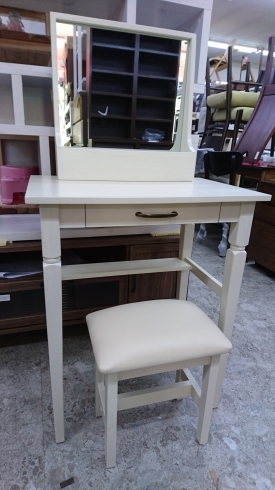 「税込8,800円dresser&stool」