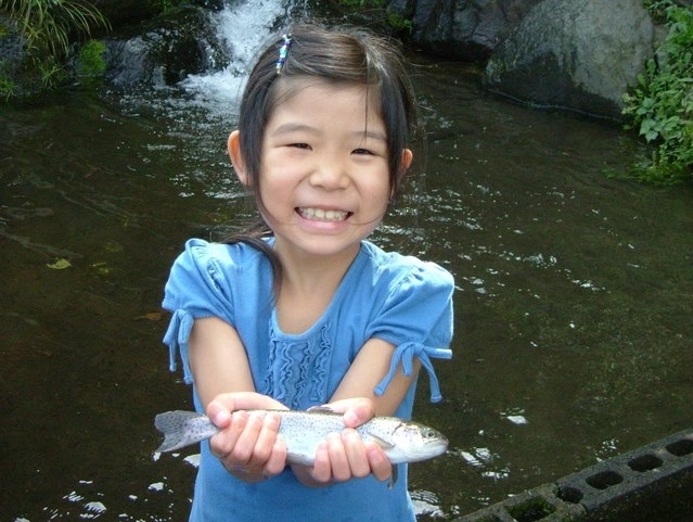 「せせらぎ公園オススメ！魚のつかみ捕り大会」