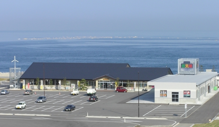 「海の駅 蜃気楼」旨い魚に富山の名産品、海の神秘蜃気楼。魚津の元気マーケット。