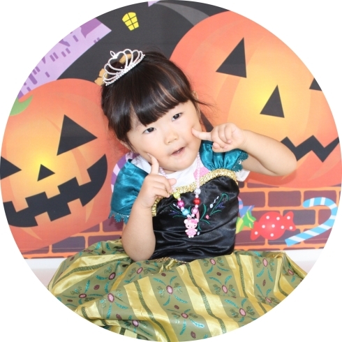 「ご来店のお子様全員にハロウィンお菓子プレゼント!!」