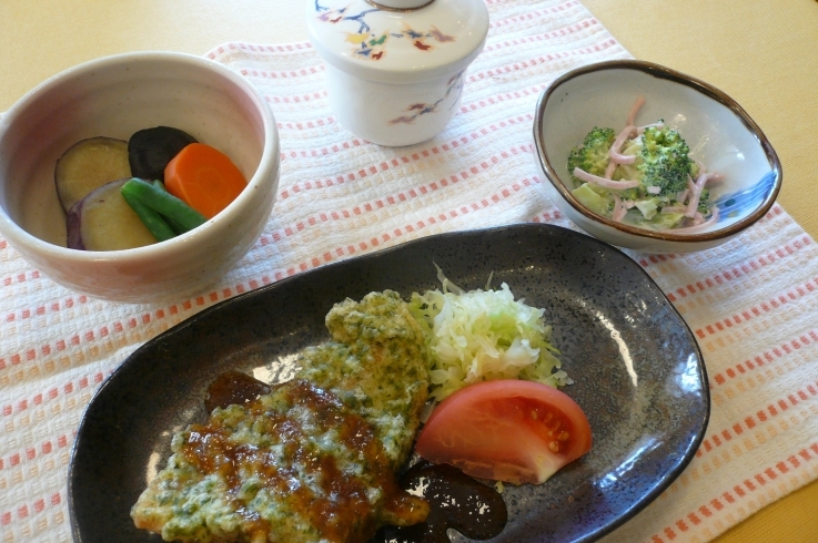 「○・。＊　今日のランチ　＊。・○」