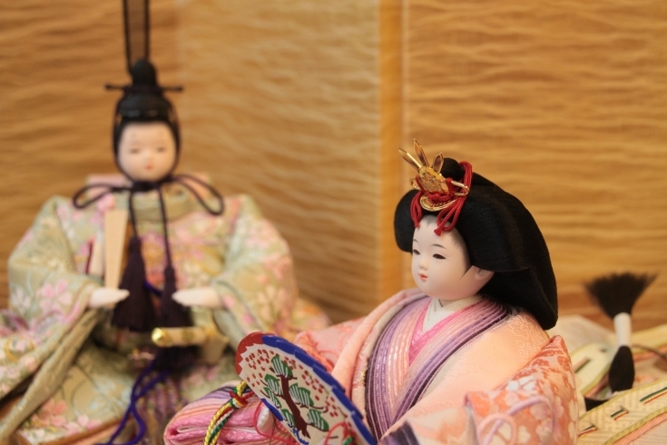 「かわいい！！ひな人形！！四国一の品揃え！！大感謝祭開催中！！」