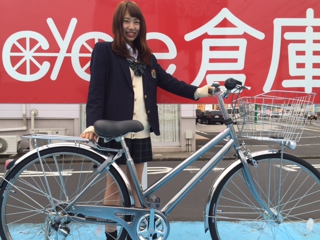 「通学自転車が勢ぞろい」