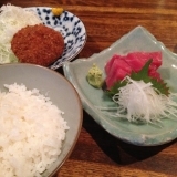 はっぴい亭　メンチカツとマグロブツ定食（おすすめ）