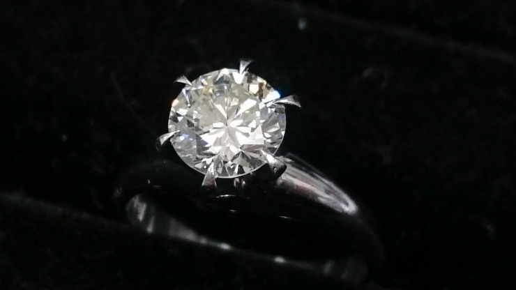 「船橋　津田沼　ダイヤモンド　1.01ｃｔ　お買取りさせて頂きました！！　おたからや」