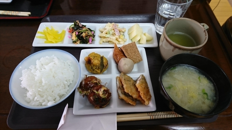 「デイサービス金太郎今日の昼食は、」