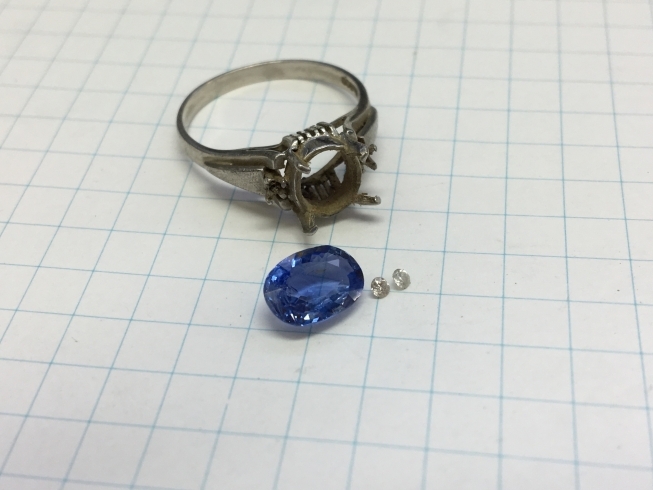 「ご家族のリングを使って結婚指輪を制作　松江市HM様　２月１５日スタジオアルジェント今日の作業机」