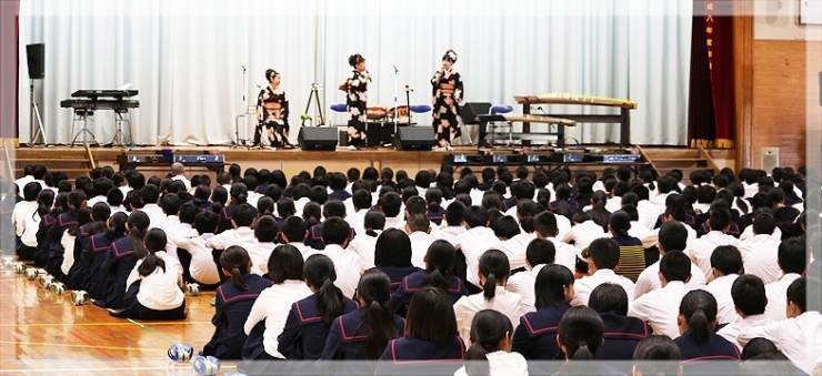 「日向市立財光寺中学校のスクールコンサートの模様がアップされました♫」