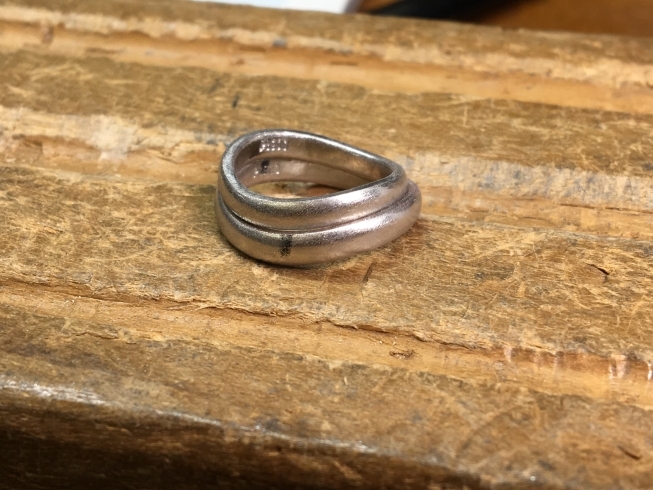 「ご家族のリングを使って結婚指輪を制作　松江市HM様　３月７日スタジオアルジェント今日の作業机」