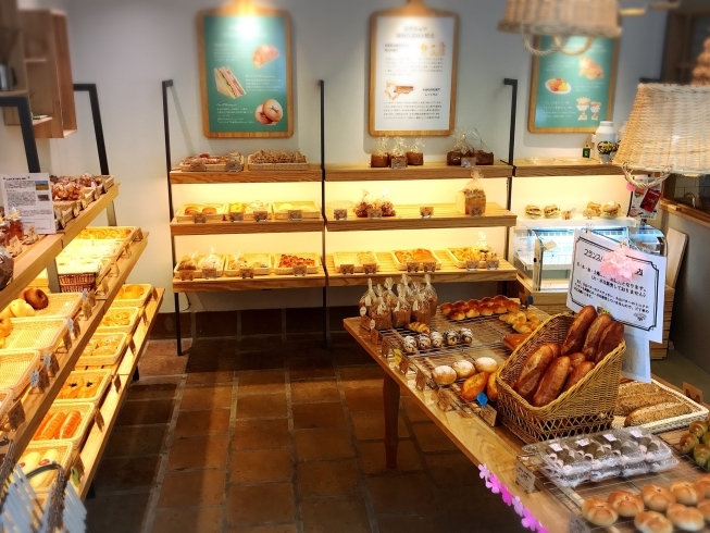 「cafe＆bakery APLICOリニューアル1周年記念感謝祭！パン３０％OFF！」