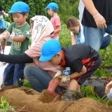 行方市立北浦幼稚園の親子でさつまいも堀楽しいね！