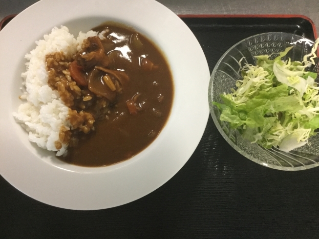 「300円カレーライス今日もやってます(^.^)」