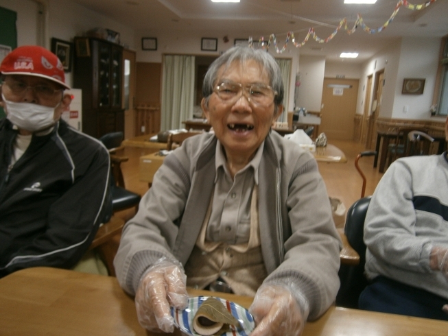 「さくら餅を作りました♪　交野市　小林診療所　デイサービス　有料老人ホーム」