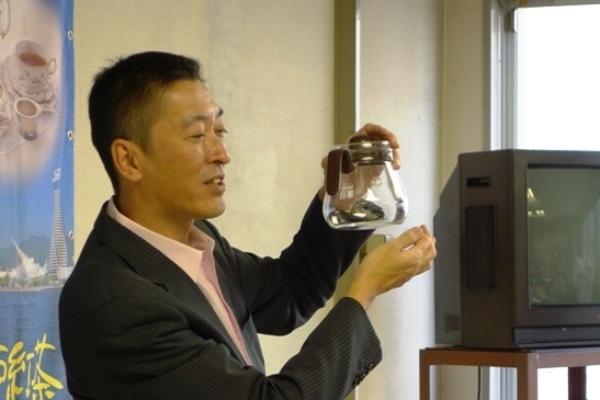 基礎講座のお話はティーアドバイザーでもある神戸紅茶の有田専務。