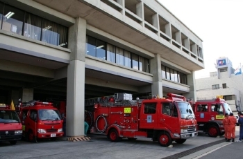 伊丹市消防局本部は<br>伊丹市役所の隣にあります