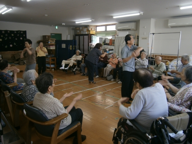 「ひまわりさん　　交野市　小林診療所　デイサービス　有料老人ホーム」