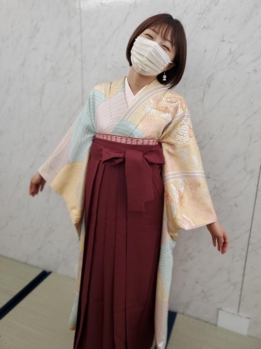 袴のモデル「着付の練習してます」