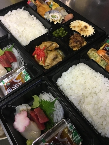 お弁当、因みに、二千円です「オードブルとお弁当」