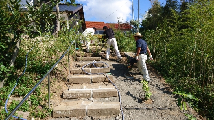 「階段周り　土舗装工事　出雲市」