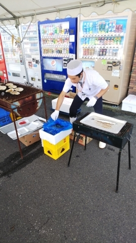 「本日昼12時より店頭販売行います。」