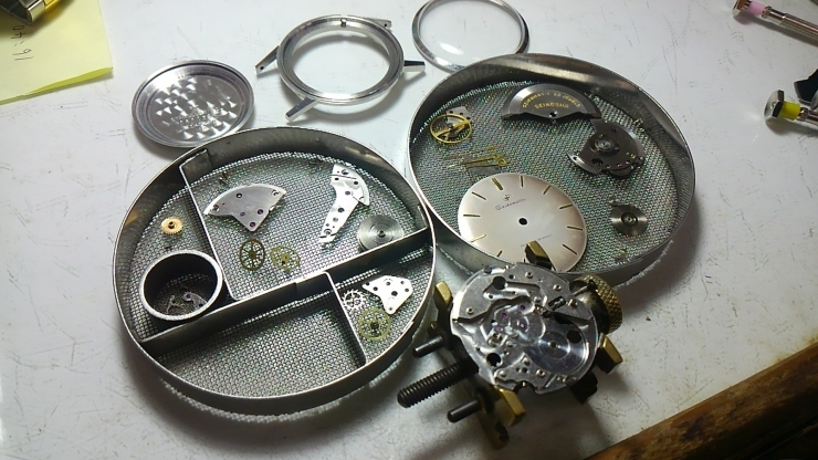 「約60年前の自動巻き腕時計の分解(^o^)」
