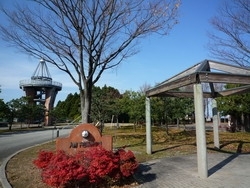 「下山芸術の森公園」美術館や芝生広場などがある広い公園です。