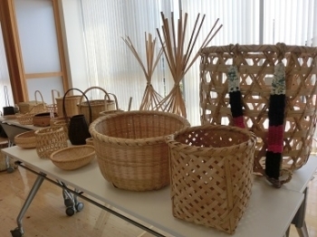 昔から使われている竹細工の物から新しくアレンジした作品もありました。