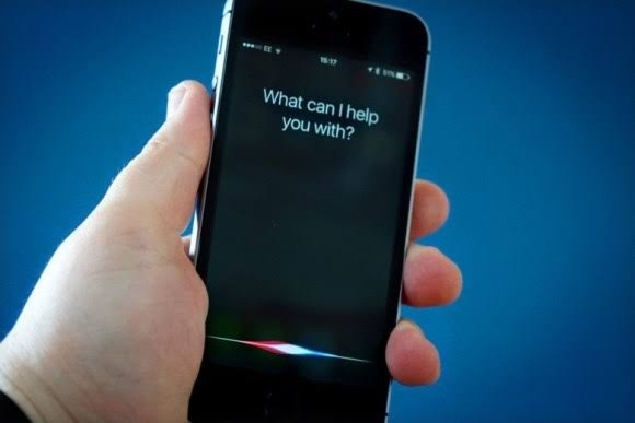 「みんなは"マドンナ"と電話をしていたのに1人だけ"Siri"と電話をしているとは(^◇^;)」