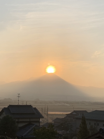 「綺麗な日の出  ♫」