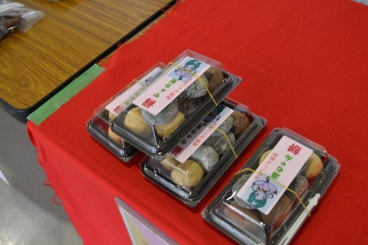 大宝堂さん製造の市民プラザ銘菓・蓮ちゃん餅。<br>この日も完売と、大好評でした！