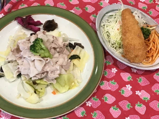 「本日のAランチは 温野菜と豚肉のしゃぶしゃぶ風」