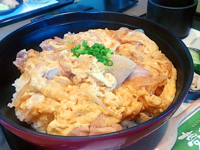 これが、実際の妻地鶏親子丼　1,000円