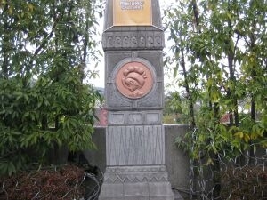 宝塚観光名所のひとつ、手塚治虫記念館の前にあるモニュメントです。