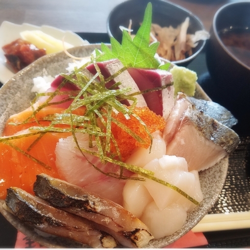 「海鮮丼ランチ！【海鮮KAGURA】」