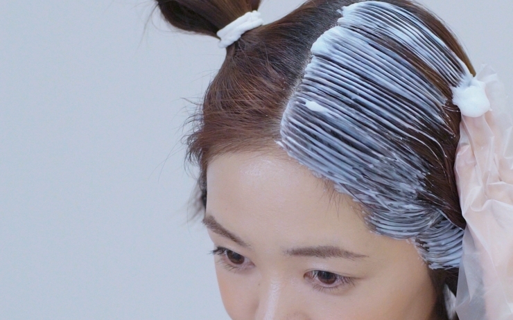 「ヘアーカラーは髪を傷める？」