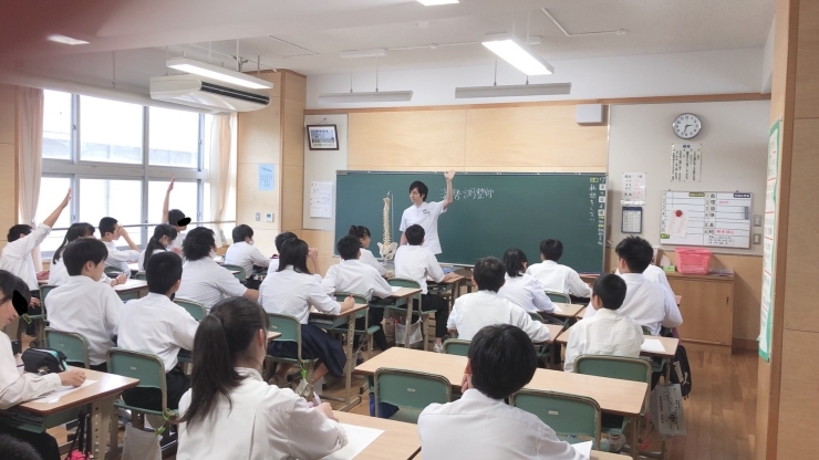 「青葉中学校様に職業講話の講師としてお呼び頂きました」