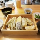 揚げ立てアツアツの天ぷら定食！！