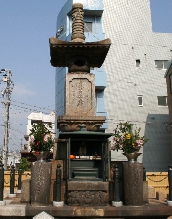 納骨塔「法蓮寺」