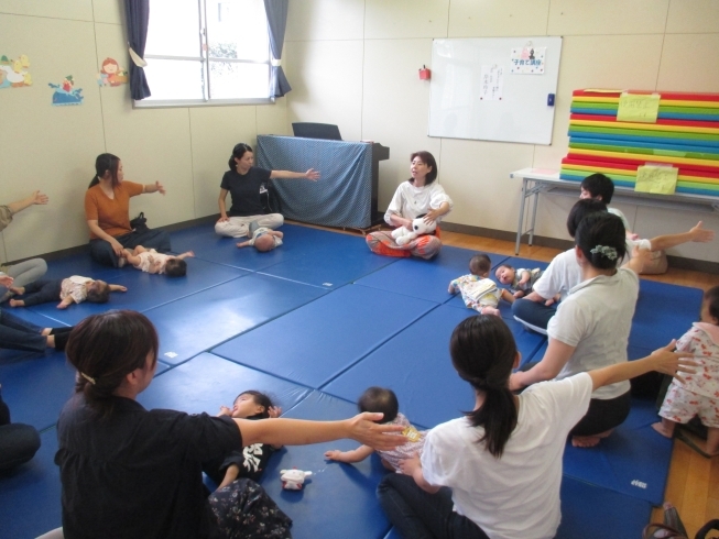 「今日は「赤ちゃんと一緒に骨盤ケア」の子育て講座がありました！」